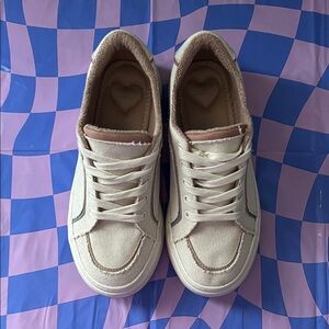 Rocket Dog Canvas Sneakers in Beige